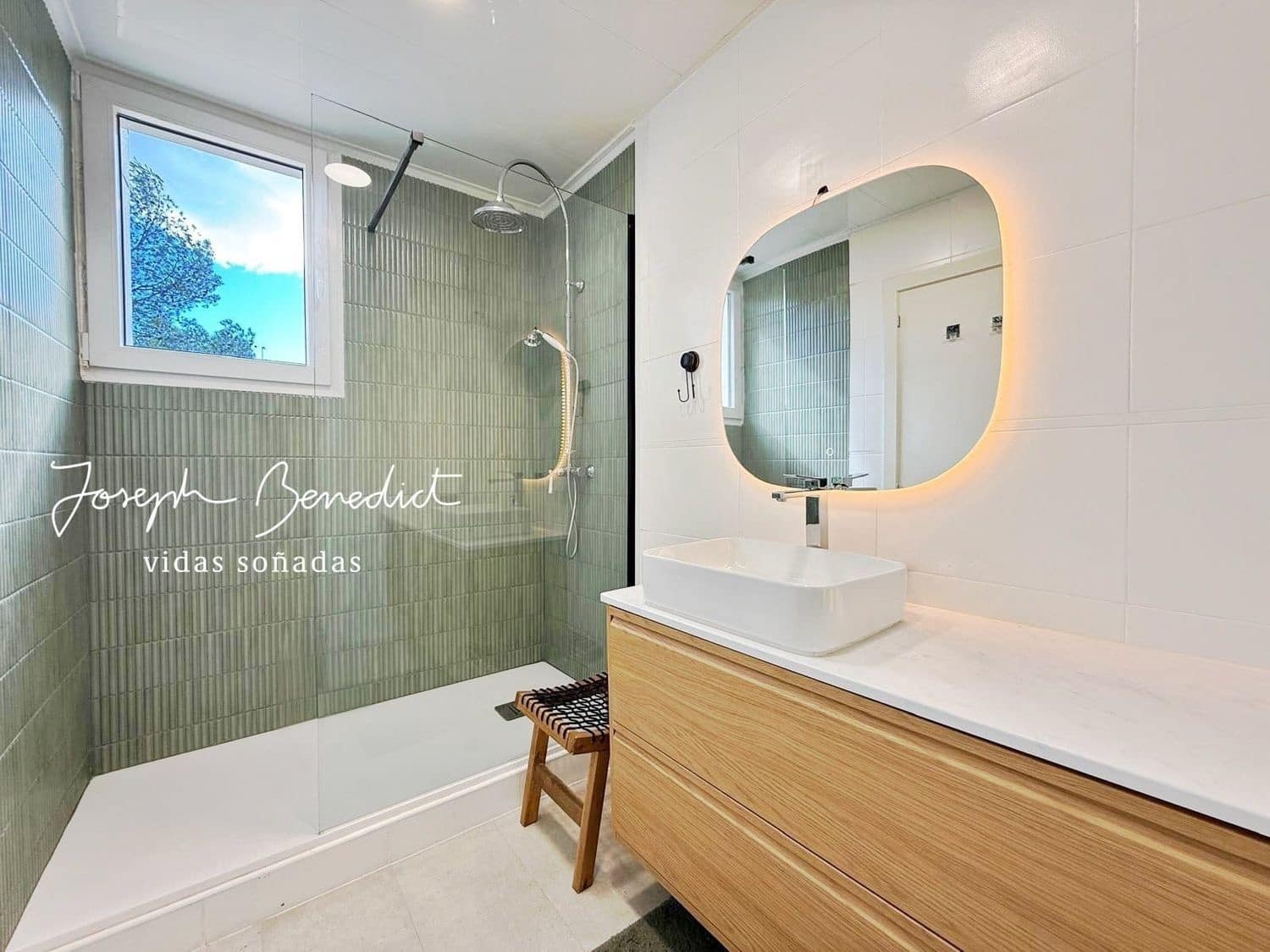 3 makuuhuone Huvila myytävänä paikassa Olivella mukana uima-altaan 
autotalli - 430 000 € (Ref: 9585409)