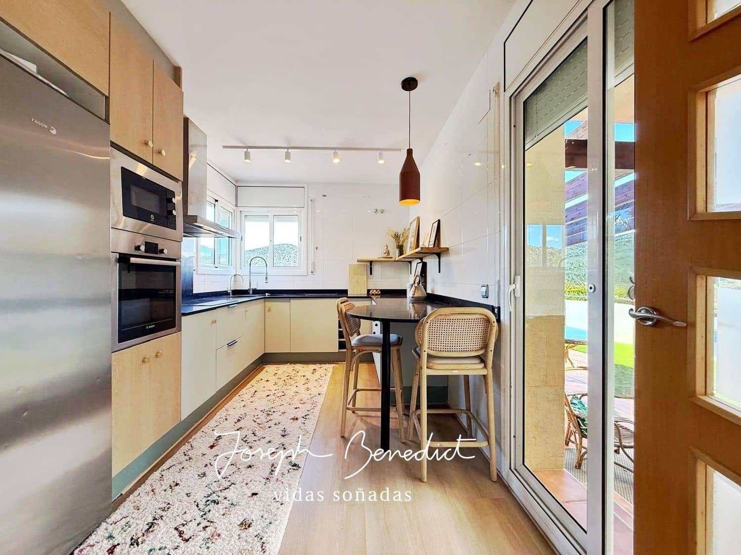 3 makuuhuone Huvila myytävänä paikassa Olivella mukana uima-altaan 
autotalli - 430 000 € (Ref: 9585409)