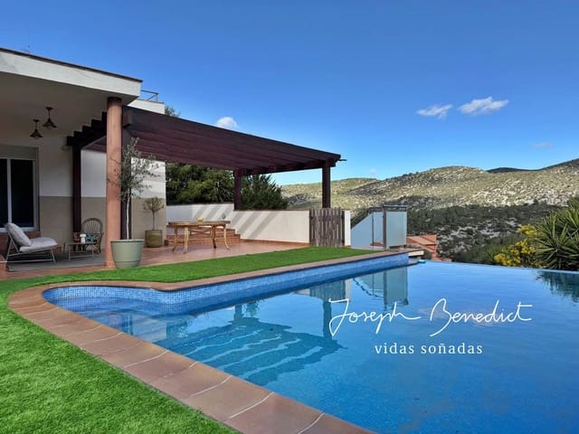 3 makuuhuone Huvila myytävänä paikassa Olivella mukana uima-altaan 
autotalli - 430 000 € (Ref: 9585409)