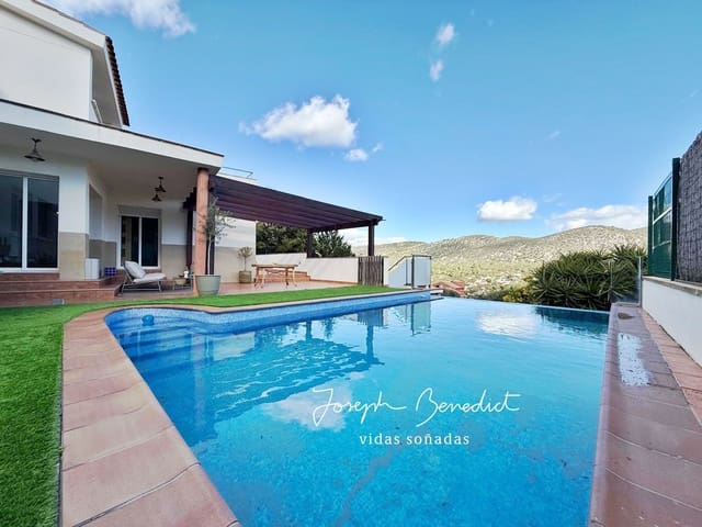 3 makuuhuone Huvila myytävänä paikassa Olivella mukana uima-altaan 
autotalli - 430 000 € (Ref: 9585409)