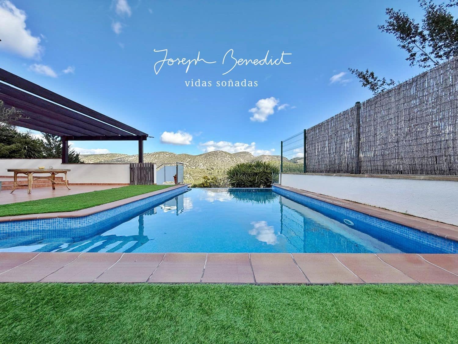 3 makuuhuone Huvila myytävänä paikassa Olivella mukana uima-altaan 
autotalli - 430 000 € (Ref: 9585409)