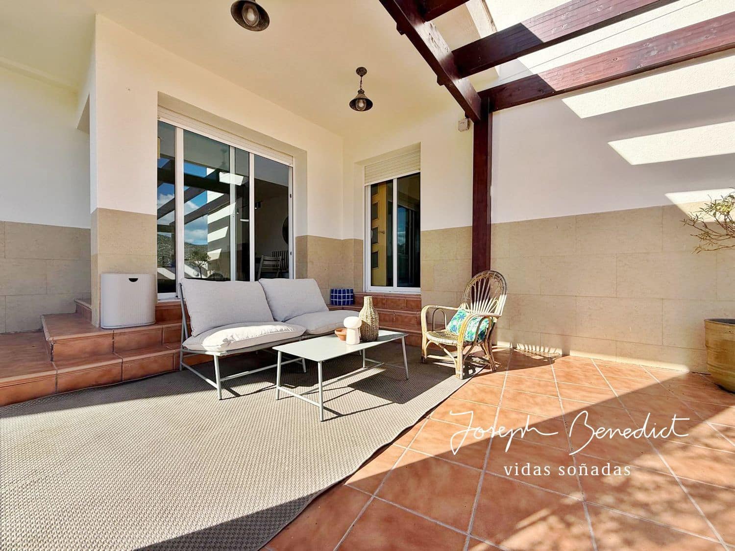 3 makuuhuone Huvila myytävänä paikassa Olivella mukana uima-altaan 
autotalli - 430 000 € (Ref: 9585409)