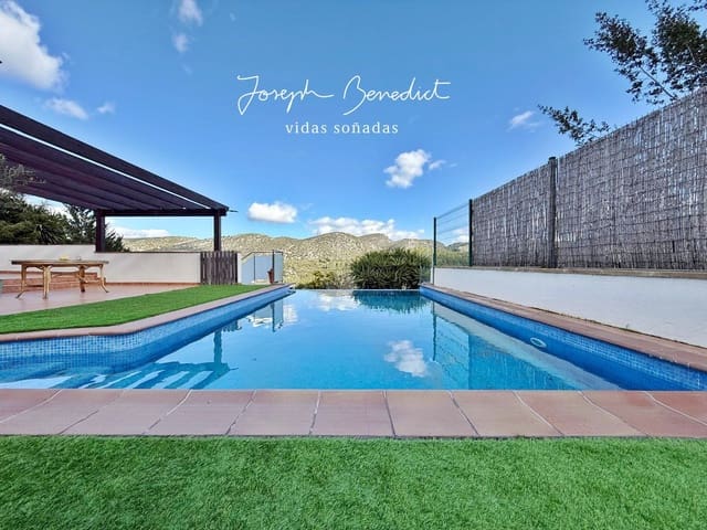 3 makuuhuone Huvila myytävänä paikassa Olivella mukana uima-altaan 
autotalli - 430 000 € (Ref: 9585409)