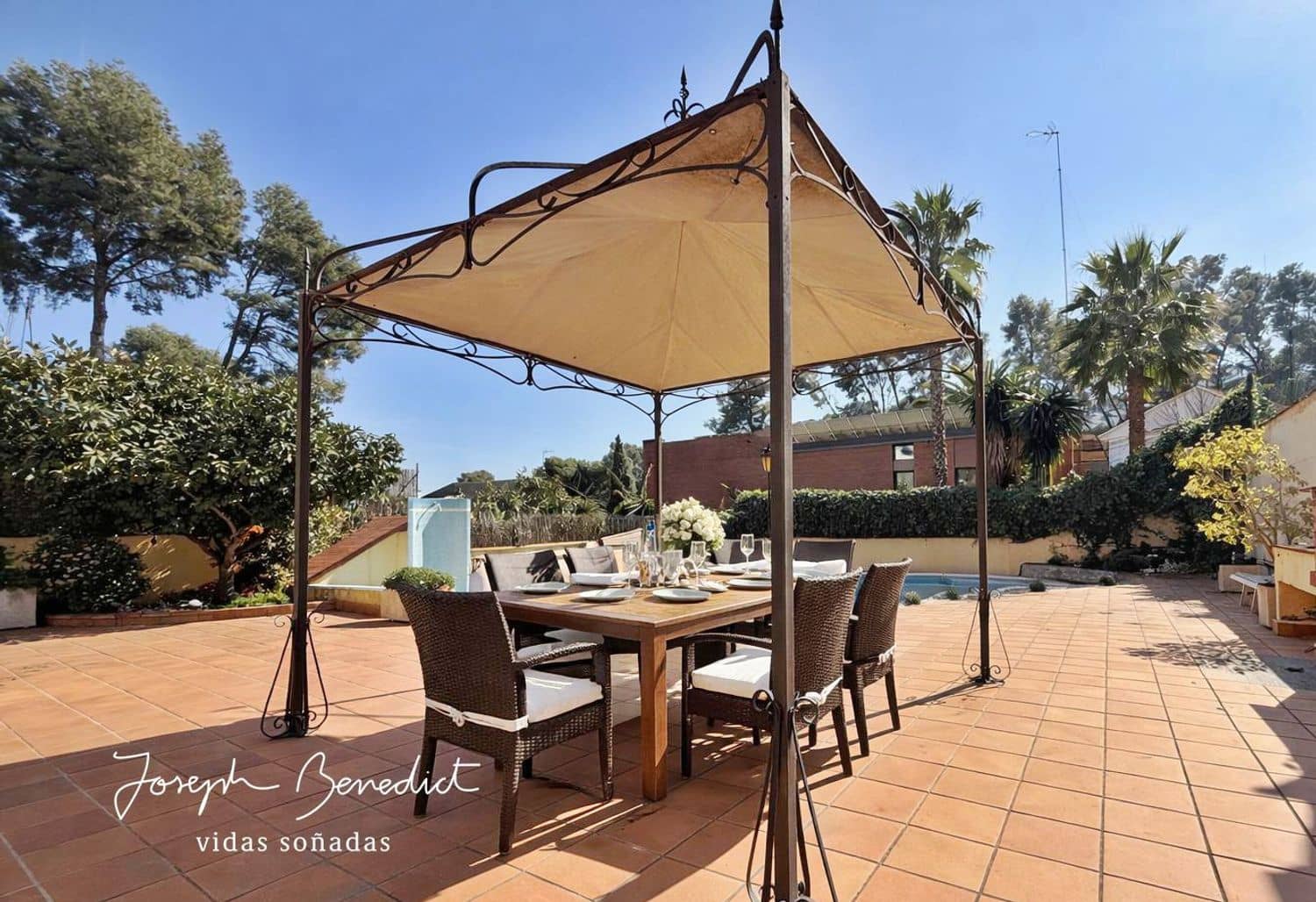 6 makuuhuone Huvila myytävänä paikassa Castelldefels mukana uima-altaan 
autotalli - 1 295 000 € (Ref: 9636196)