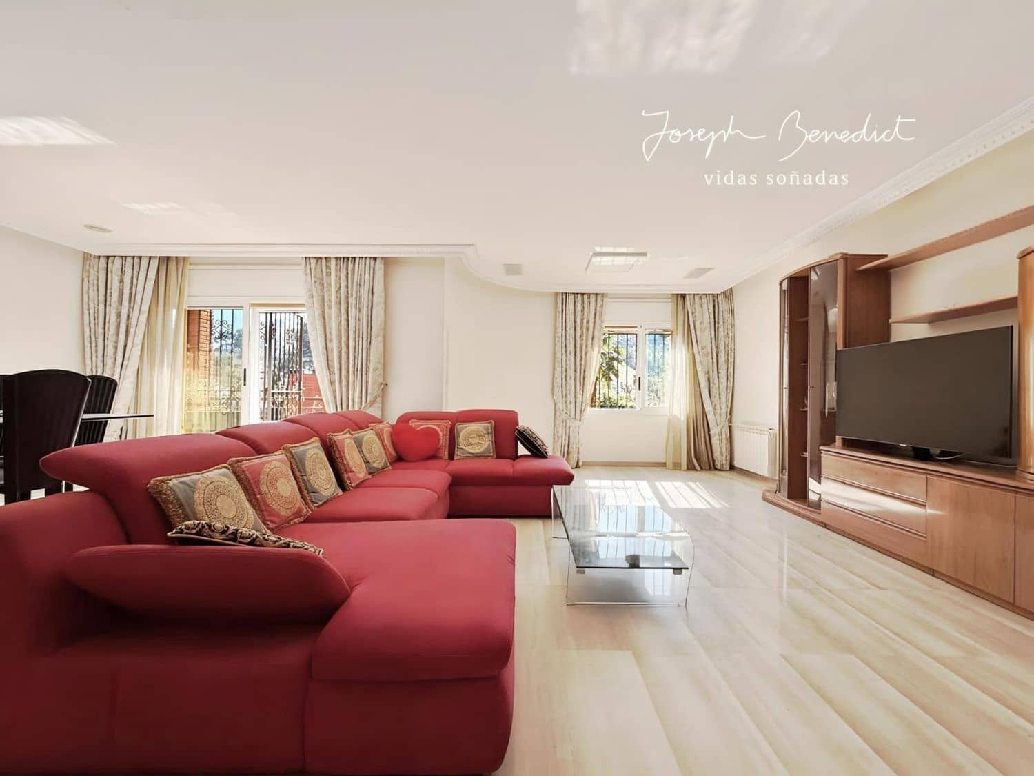 6 makuuhuone Huvila myytävänä paikassa Castelldefels mukana uima-altaan 
autotalli - 1 295 000 € (Ref: 9636196)