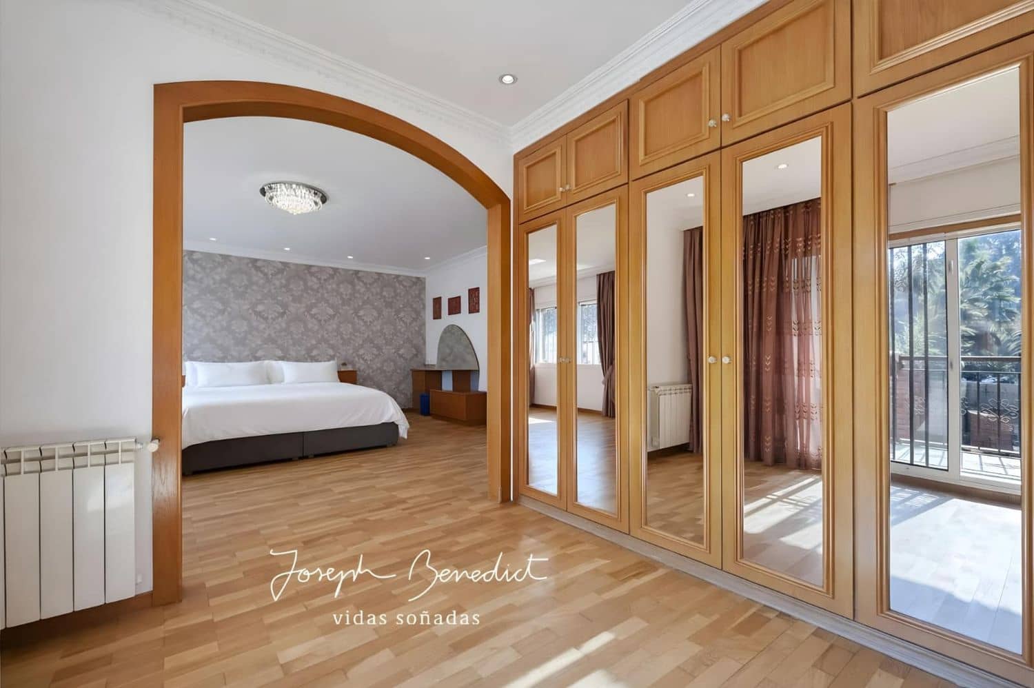 6 makuuhuone Huvila myytävänä paikassa Castelldefels mukana uima-altaan 
autotalli - 1 295 000 € (Ref: 9636196)