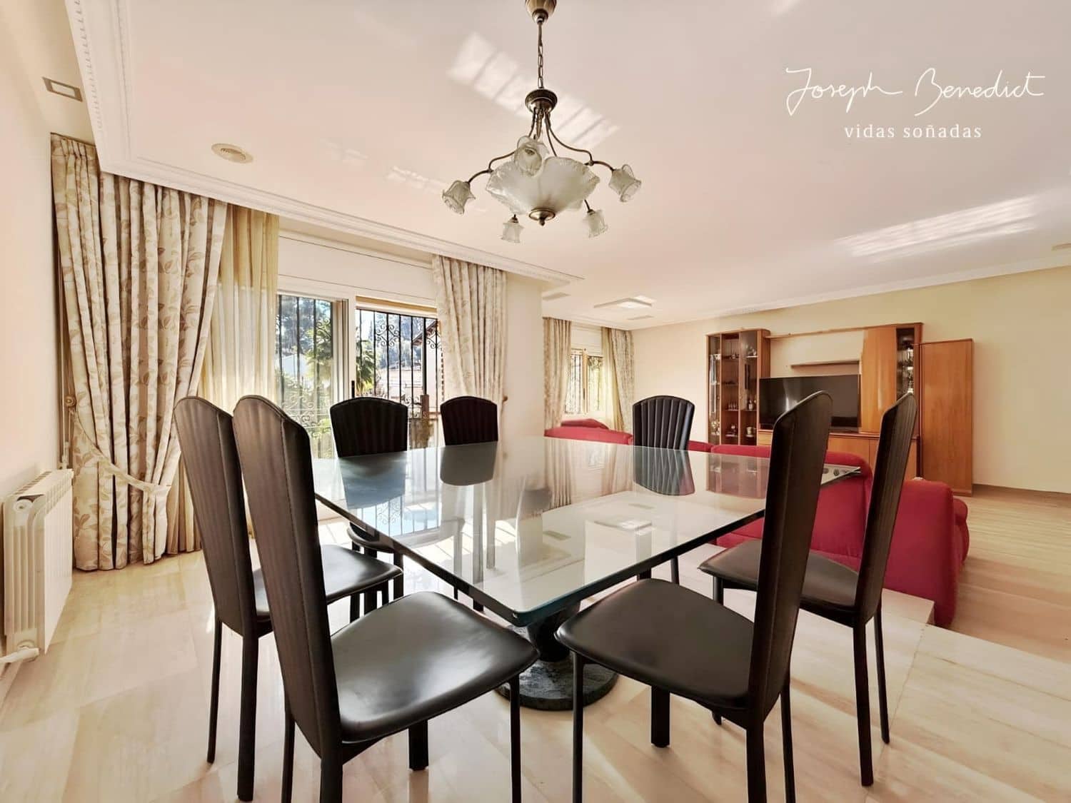 6 makuuhuone Huvila myytävänä paikassa Castelldefels mukana uima-altaan 
autotalli - 1 295 000 € (Ref: 9636196)