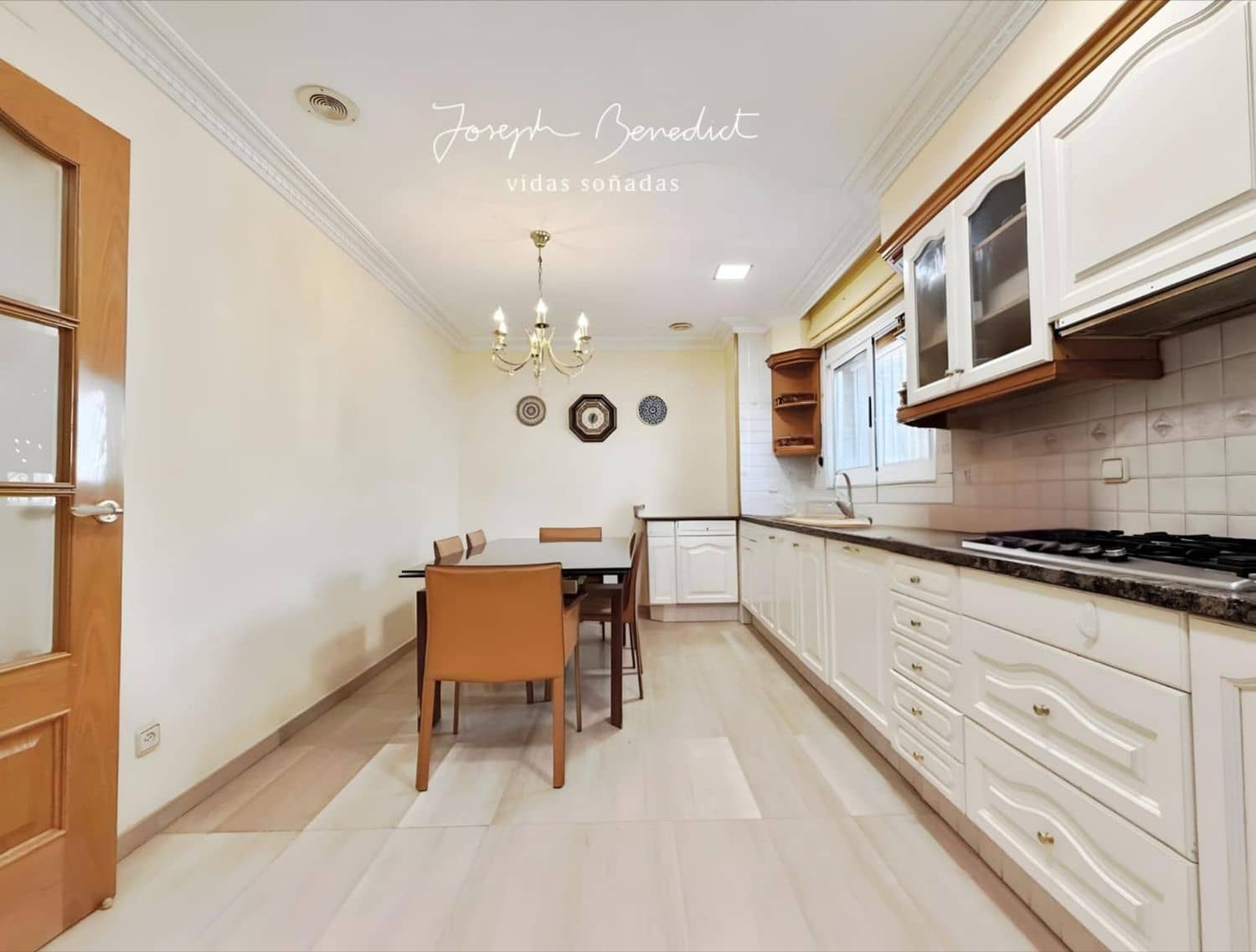 6 makuuhuone Huvila myytävänä paikassa Castelldefels mukana uima-altaan 
autotalli - 1 295 000 € (Ref: 9636196)