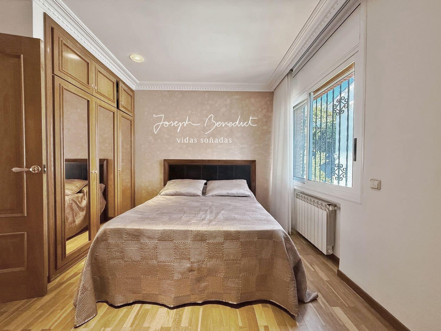 6 makuuhuone Huvila myytävänä paikassa Castelldefels mukana uima-altaan 
autotalli - 1 295 000 € (Ref: 9636196)