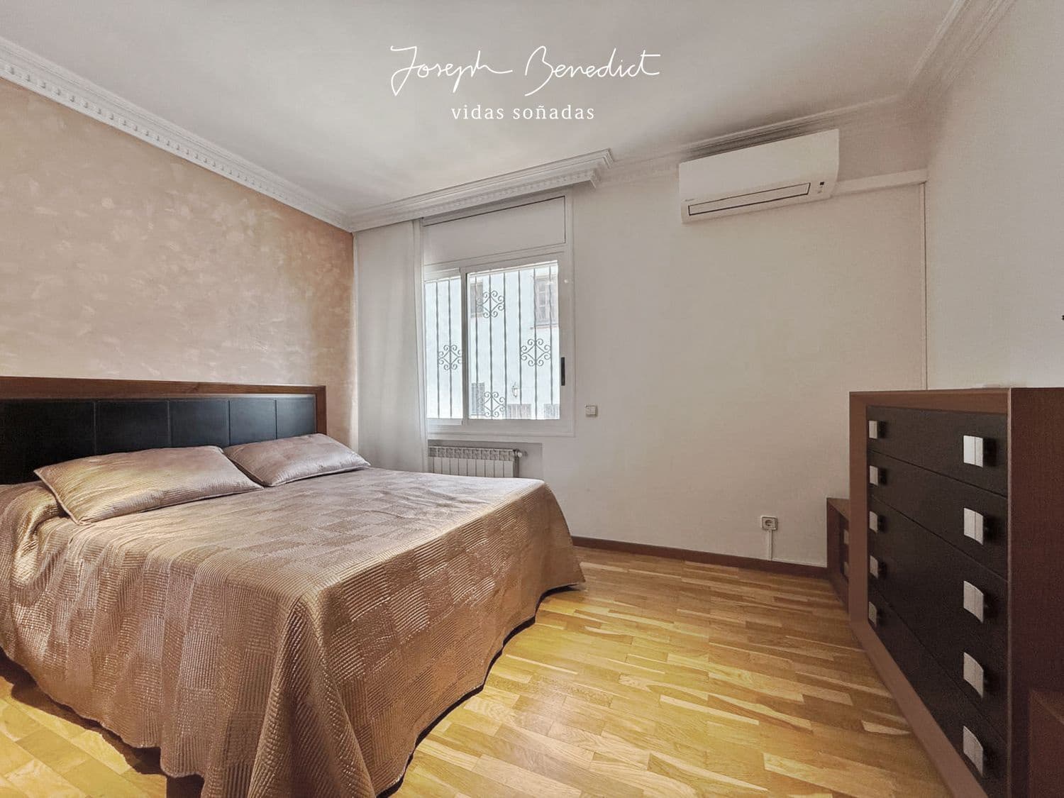 6 makuuhuone Huvila myytävänä paikassa Castelldefels mukana uima-altaan 
autotalli - 1 295 000 € (Ref: 9636196)