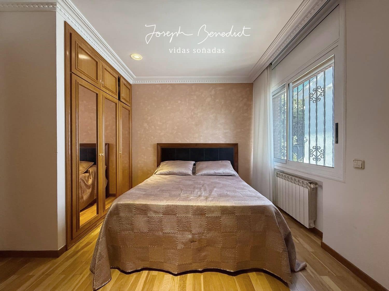 6 makuuhuone Huvila myytävänä paikassa Castelldefels mukana uima-altaan 
autotalli - 1 295 000 € (Ref: 9636196)