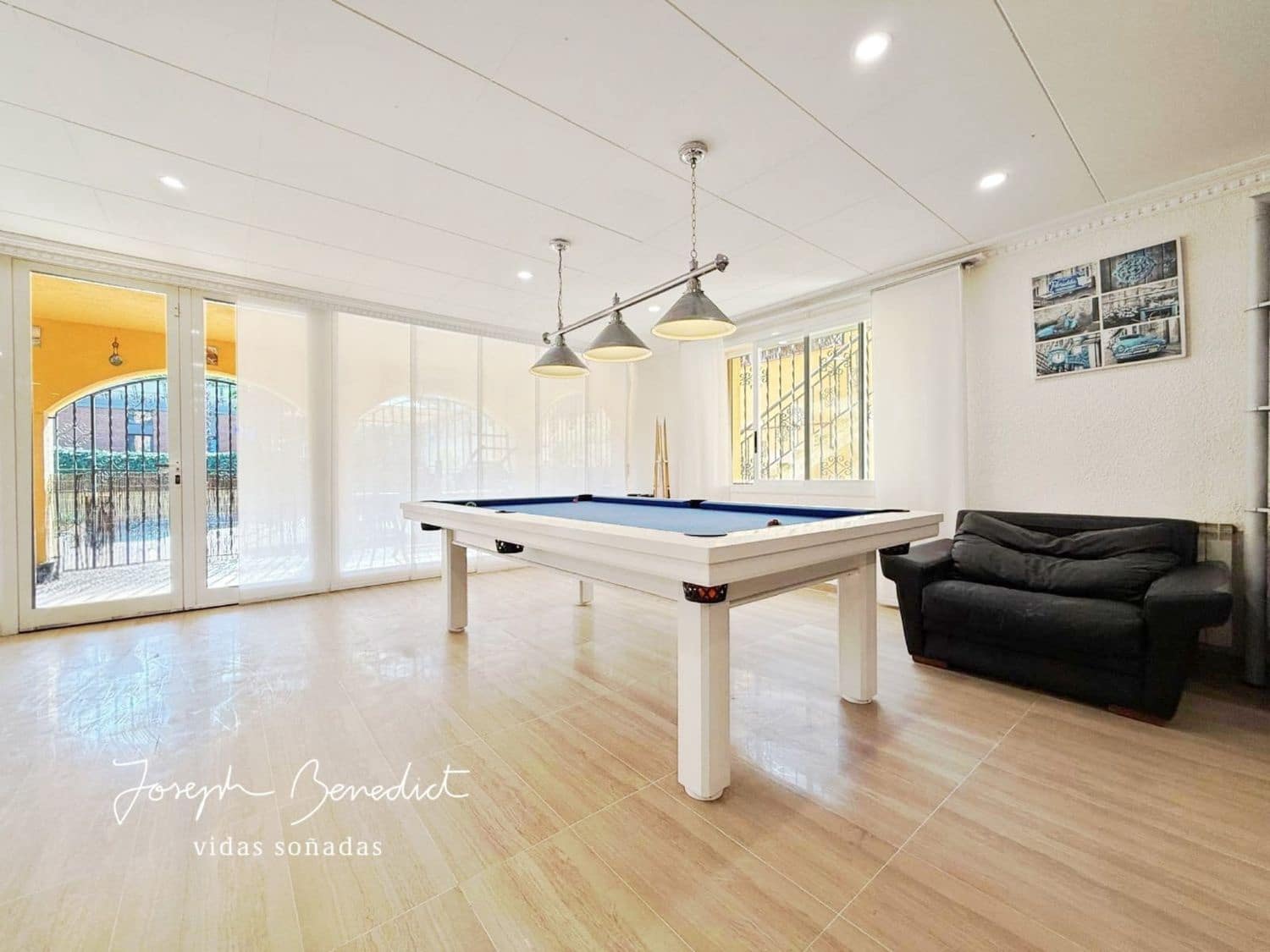 6 makuuhuone Huvila myytävänä paikassa Castelldefels mukana uima-altaan 
autotalli - 1 295 000 € (Ref: 9636196)