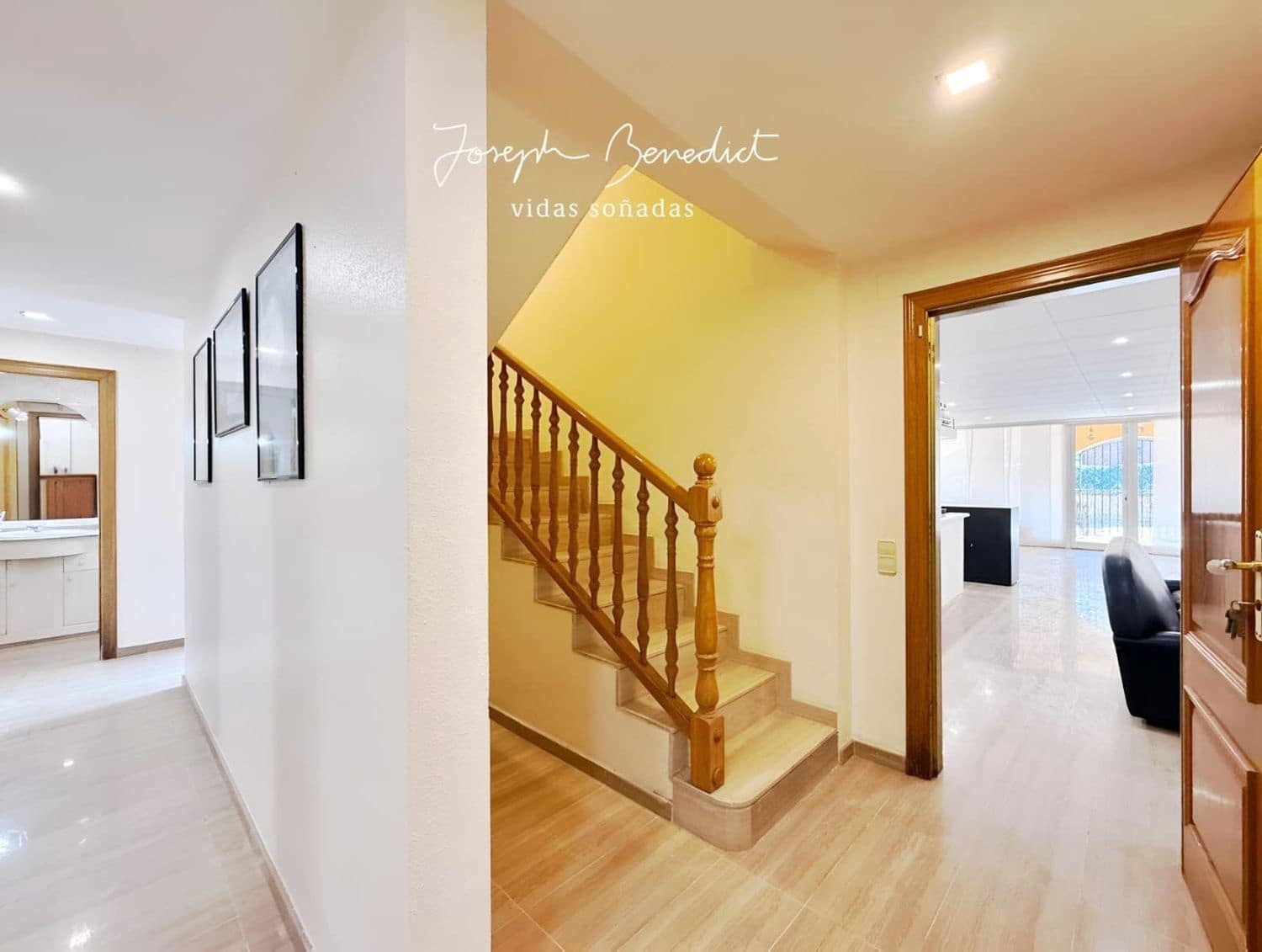 6 makuuhuone Huvila myytävänä paikassa Castelldefels mukana uima-altaan 
autotalli - 1 295 000 € (Ref: 9636196)