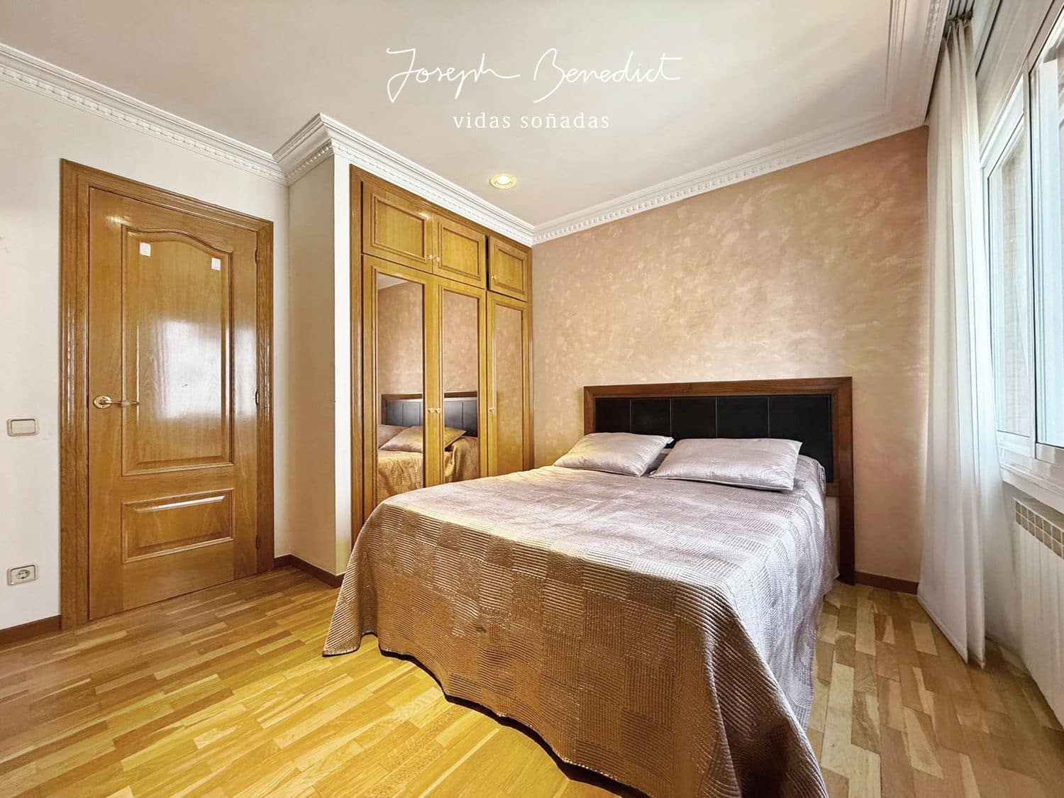 6 makuuhuone Huvila myytävänä paikassa Castelldefels mukana uima-altaan 
autotalli - 1 295 000 € (Ref: 9636196)