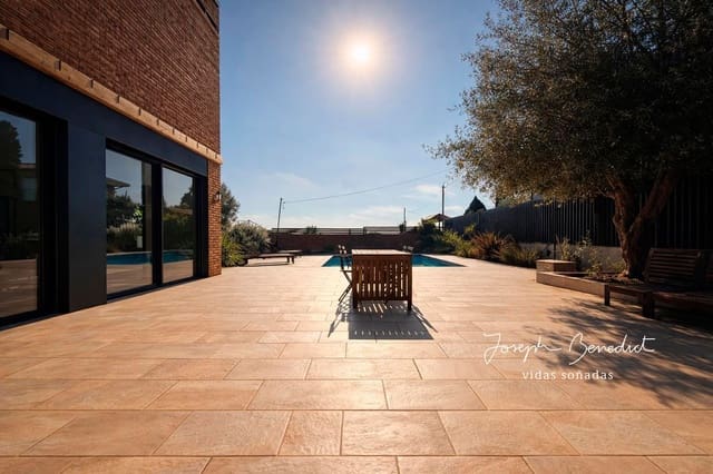 6 chambre Villa/Maison à vendre à Gavà avec piscine garage - 1 500 000 € (Ref: 9643670)