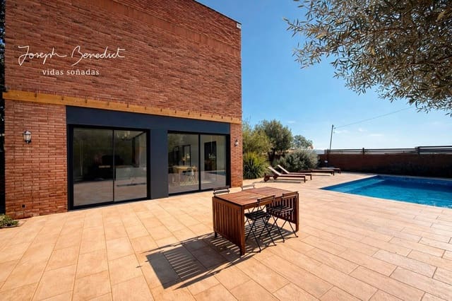 6 chambre Villa/Maison à vendre à Gavà avec piscine garage - 1 500 000 € (Ref: 9643670)