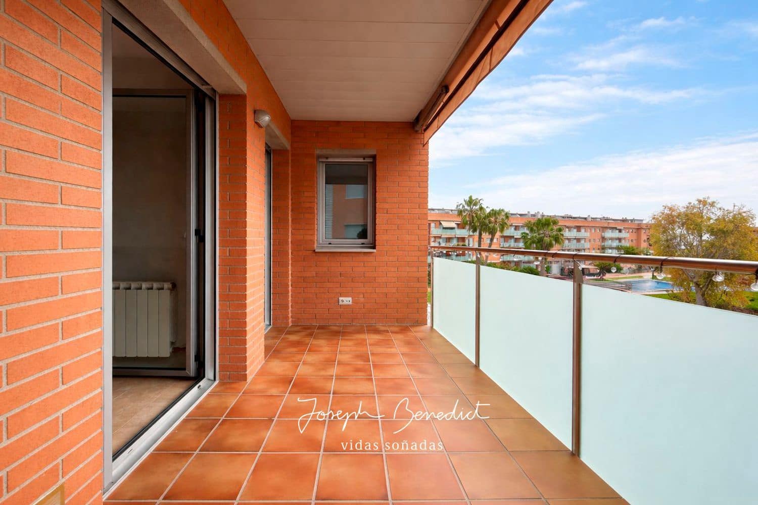 4 Zimmer Apartment zu verkaufen in Cubelles mit Pool Garage - 486.000 € (Ref: 9673733)