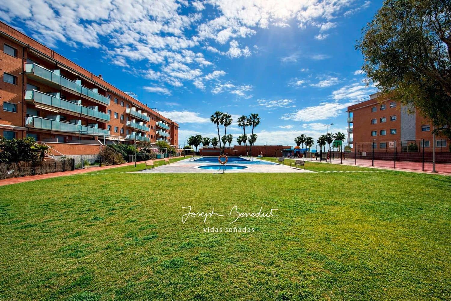 4 Zimmer Apartment zu verkaufen in Cubelles mit Pool Garage - 486.000 € (Ref: 9673733)