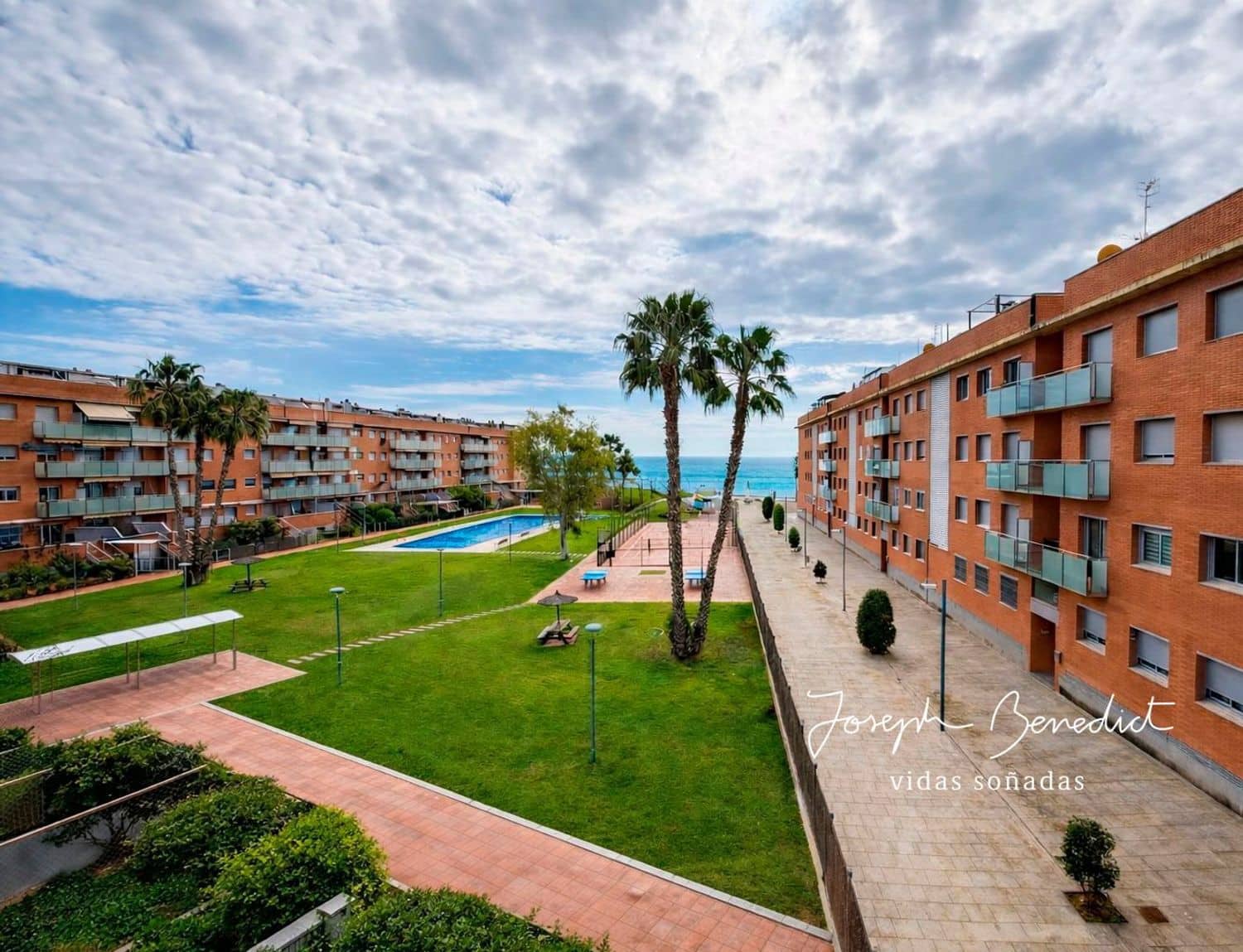 4 Zimmer Apartment zu verkaufen in Cubelles mit Pool Garage - 486.000 € (Ref: 9673733)