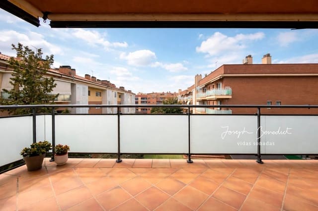 3 makuuhuone Huoneisto myytävänä paikassa Castelldefels mukana 
autotalli - 490 000 € (Ref: 9700371)