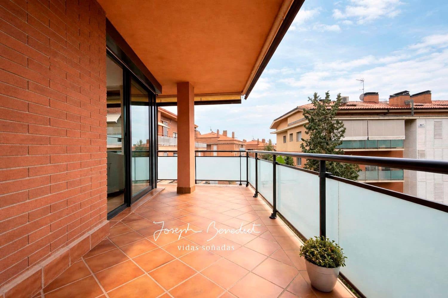 3 makuuhuone Huoneisto myytävänä paikassa Castelldefels mukana 
autotalli - 490 000 € (Ref: 9700371)