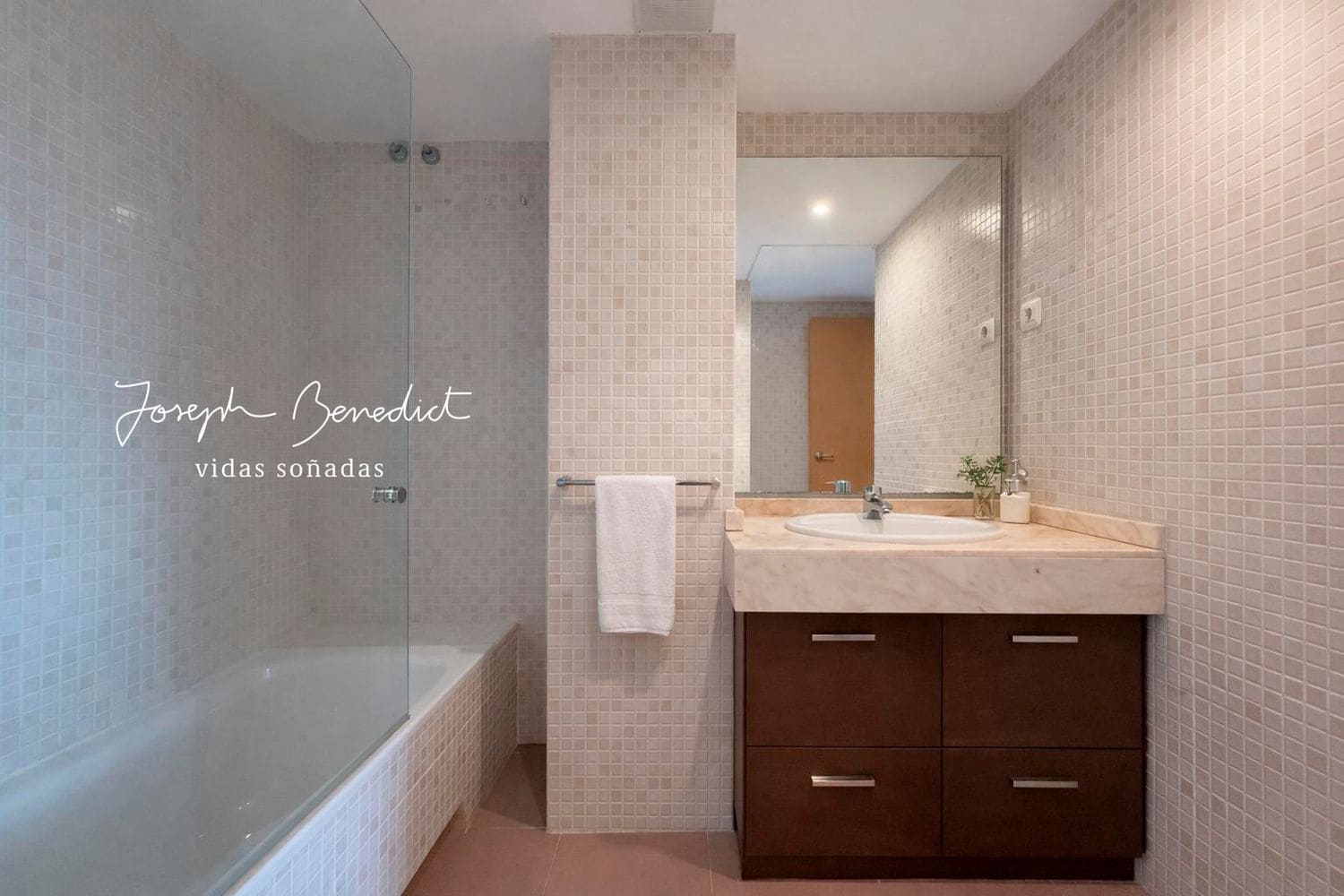 3 makuuhuone Huoneisto myytävänä paikassa Castelldefels mukana 
autotalli - 490 000 € (Ref: 9700371)