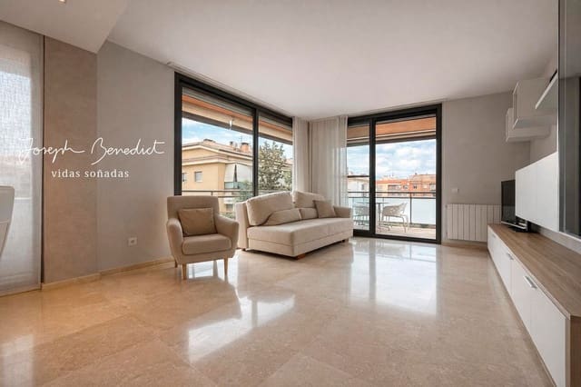 3 makuuhuone Huoneisto myytävänä paikassa Castelldefels mukana 
autotalli - 490 000 € (Ref: 9700371)