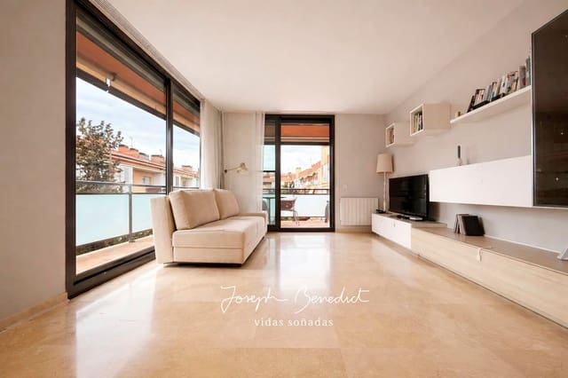 3 makuuhuone Huoneisto myytävänä paikassa Castelldefels mukana 
autotalli - 490 000 € (Ref: 9700371)