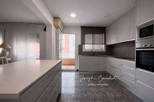 4 slaapkamer Appartement te koop in Castelldefels met garage - € 599.000 (Ref: 9721112)