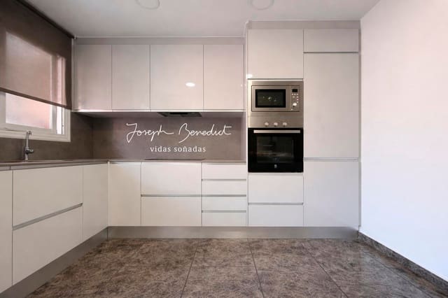 4 slaapkamer Appartement te koop in Castelldefels met garage - € 599.000 (Ref: 9721112)