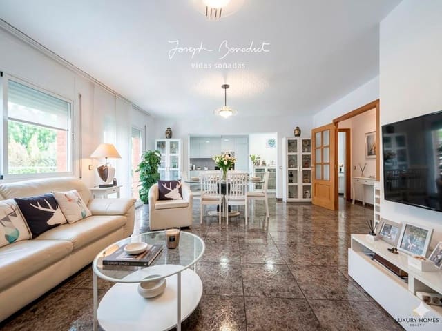 4 slaapkamer Appartement te koop in Castelldefels met garage - € 599.000 (Ref: 9721112)