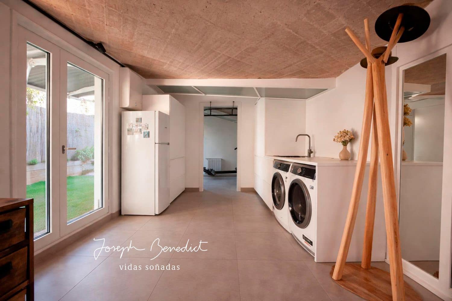 5 bedroom Villa for sale in Castelldefels with pool garage - € 1,590,000 (Ref: 9735027)