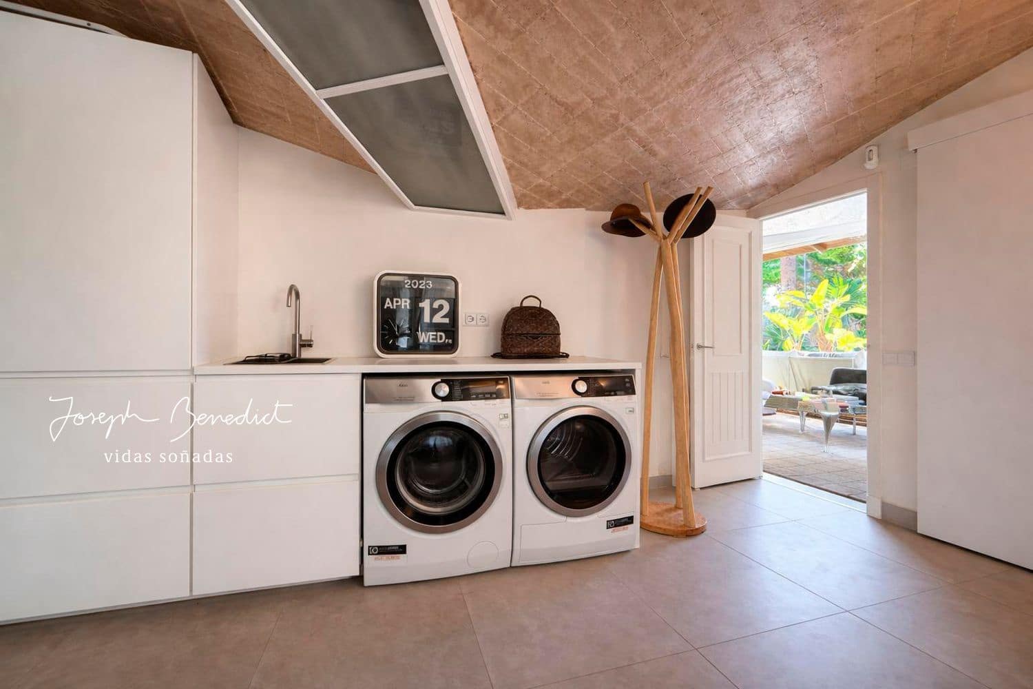 5 bedroom Villa for sale in Castelldefels with pool garage - € 1,590,000 (Ref: 9735027)