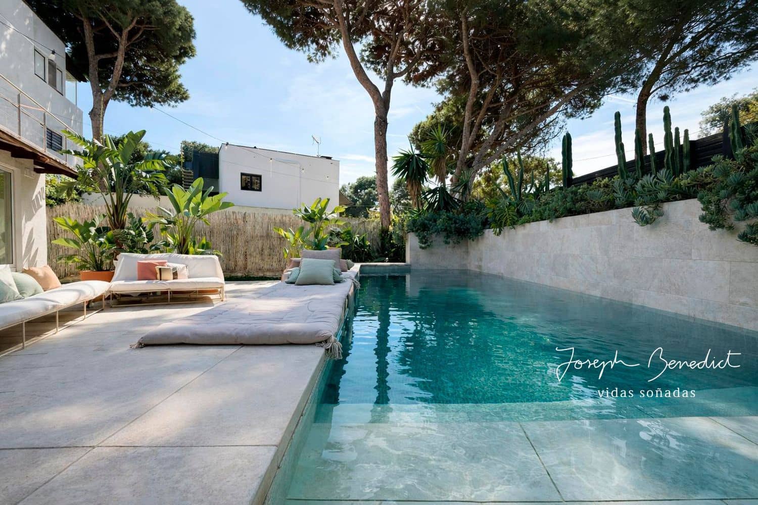 5 bedroom Villa for sale in Castelldefels with pool garage - € 1,590,000 (Ref: 9735027)