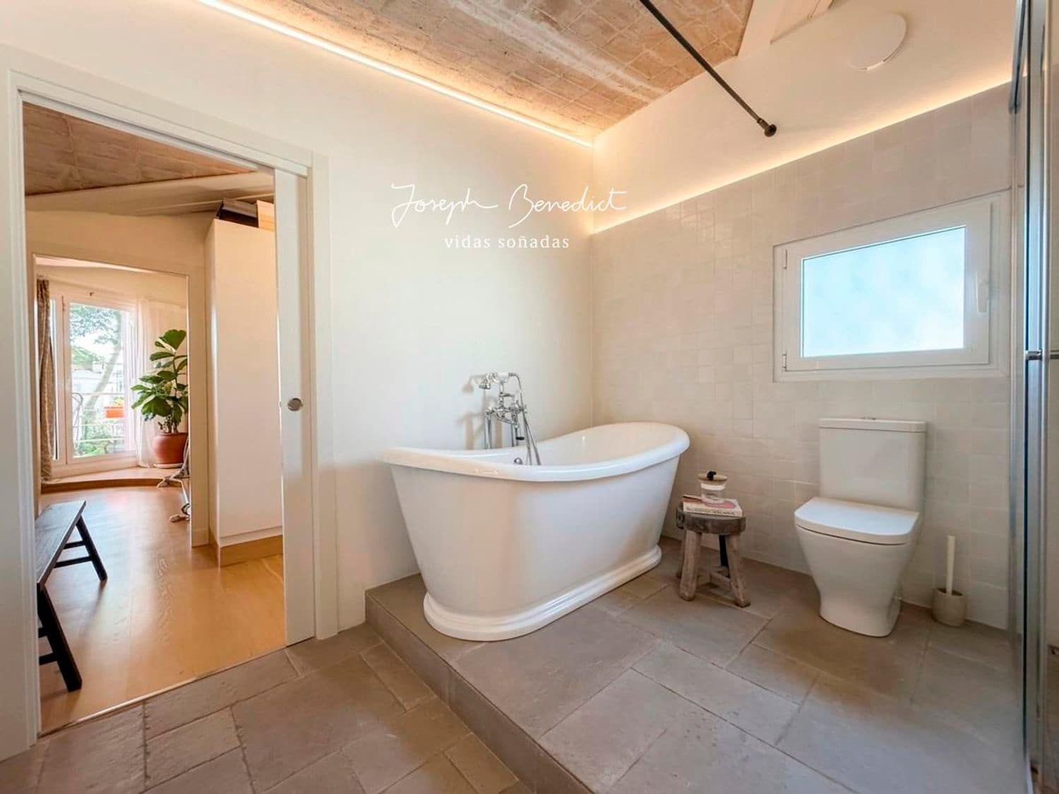 5 bedroom Villa for sale in Castelldefels with pool garage - € 1,590,000 (Ref: 9735027)