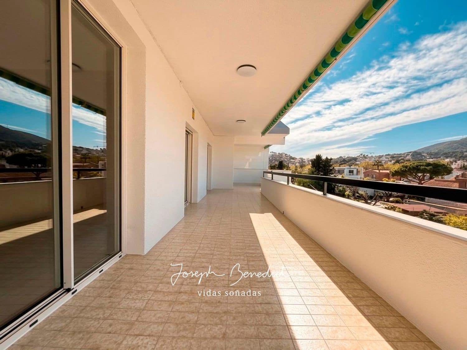 3 soverom Leilighet til leie i Castelldefels med svømmebasseng garasje - € 3 900 (Ref: 9737987)