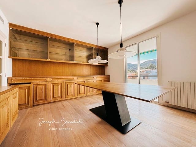 3 soverom Leilighet til leie i Castelldefels med svømmebasseng garasje - € 3 900 (Ref: 9737987)