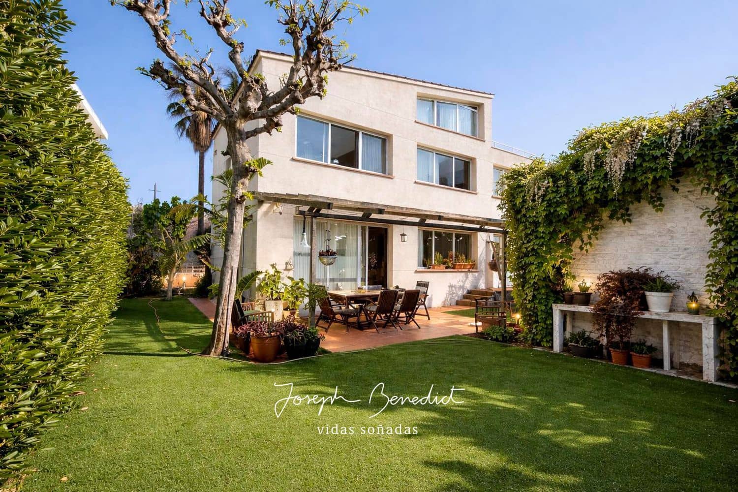 4 bedroom Villa for sale in Castelldefels with garage - € 1,390,000 (Ref: 9761580)