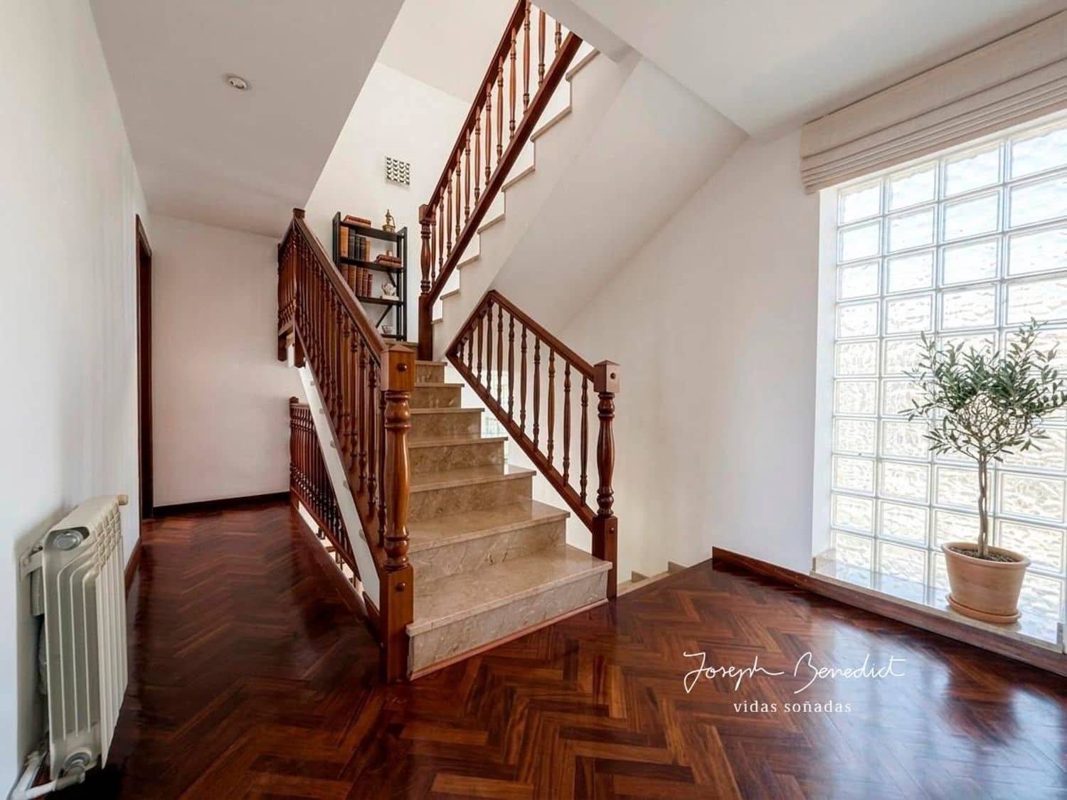 4 bedroom Villa for sale in Castelldefels with garage - € 1,390,000 (Ref: 9761580)