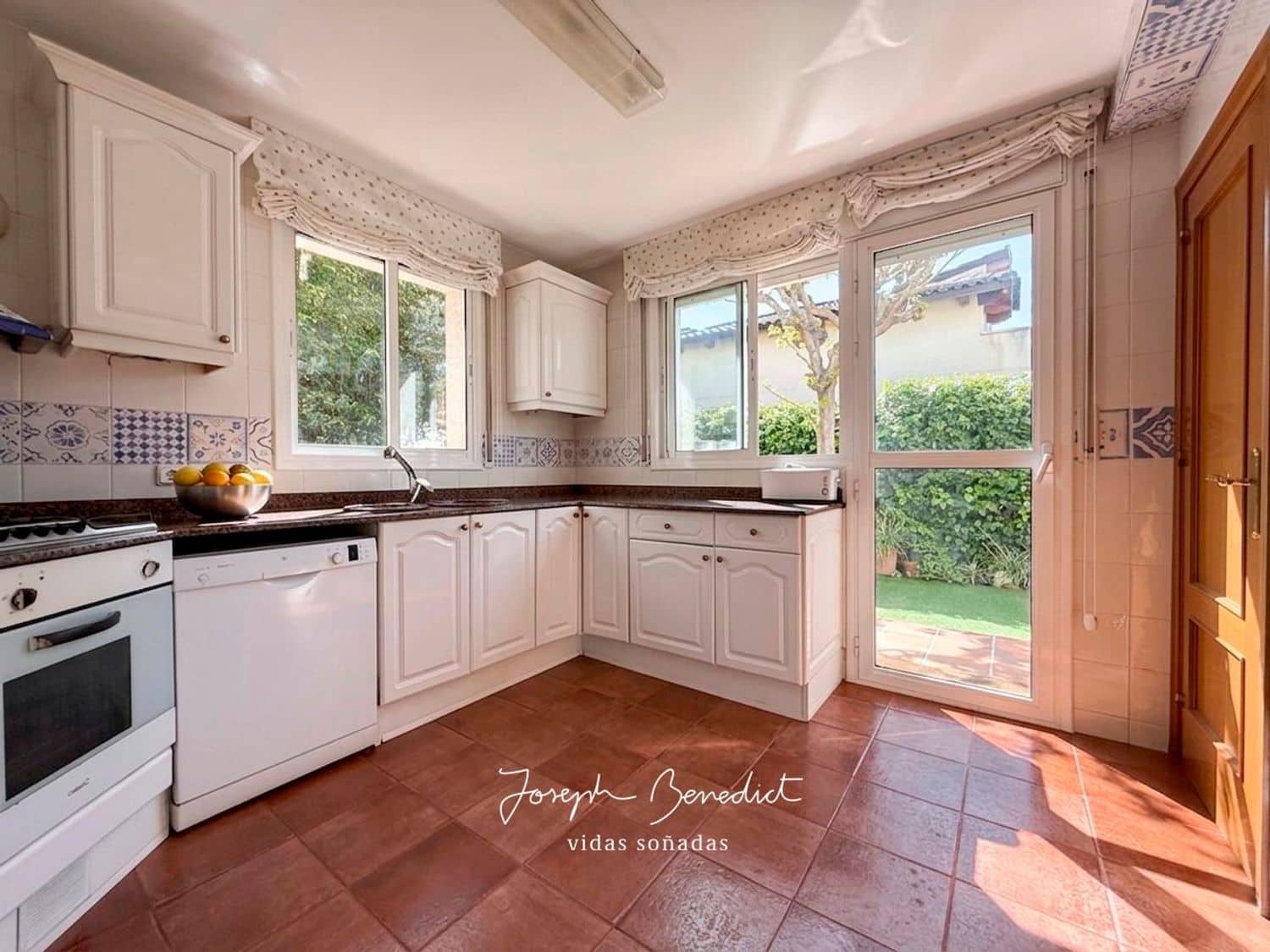 4 bedroom Villa for sale in Castelldefels with garage - € 1,390,000 (Ref: 9761580)