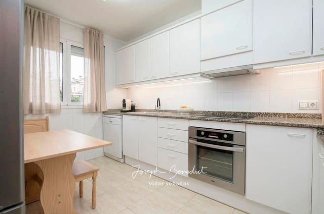 3 soverom Hus til salgs i Castelldefels med garasje - € 595 000 (Ref: 9763464)