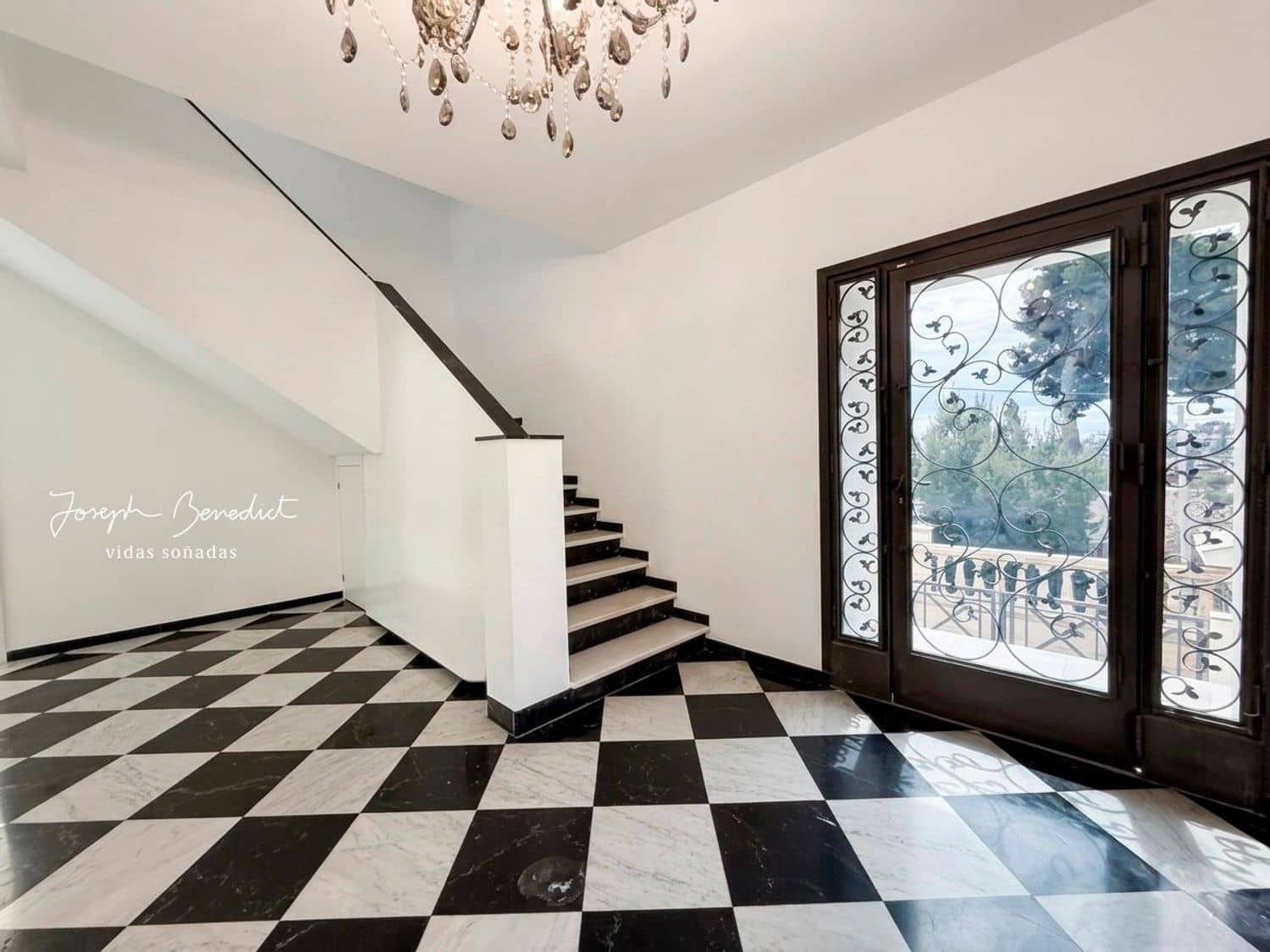 9 sypialnia Willa na sprzedaż w Castelldefels z basenem garażem - 2 075 000 € (Ref: 9780002)