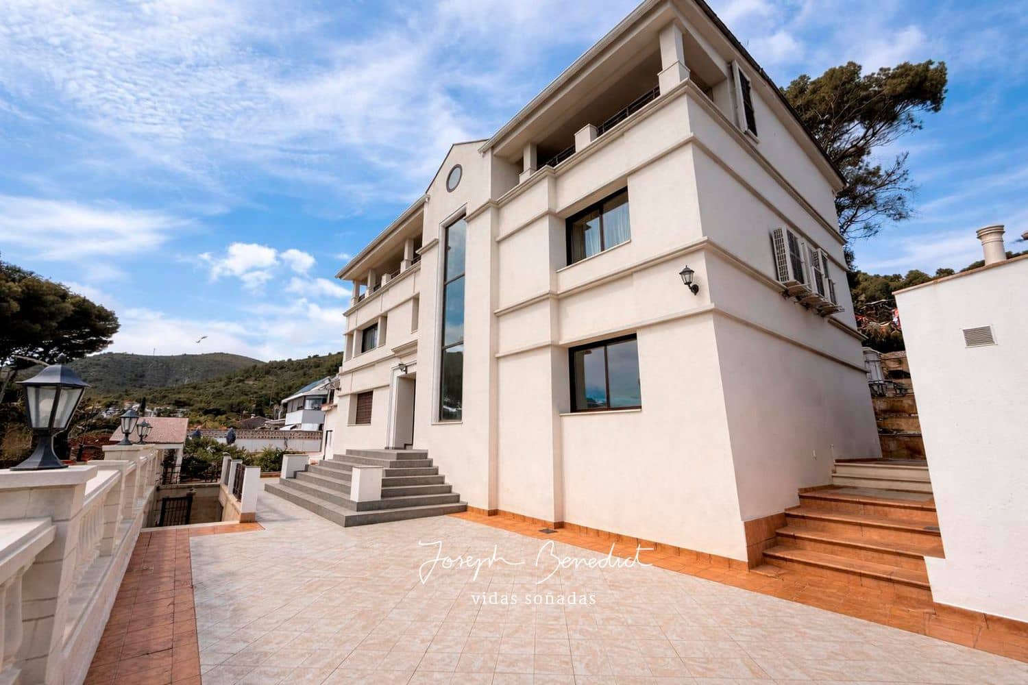 9 sypialnia Willa na sprzedaż w Castelldefels z basenem garażem - 2 075 000 € (Ref: 9780002)
