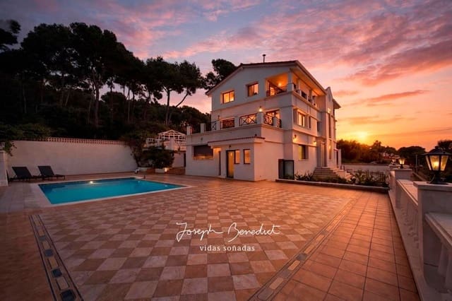 9 sypialnia Willa na sprzedaż w Castelldefels z basenem garażem - 2 075 000 € (Ref: 9780002)