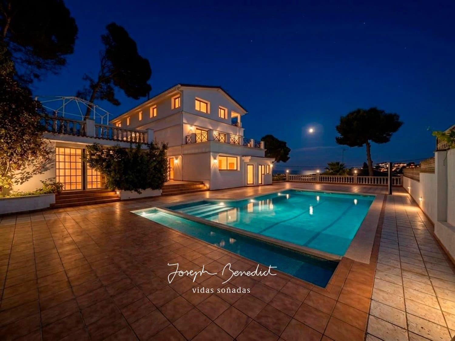 9 sypialnia Willa na sprzedaż w Castelldefels z basenem garażem - 2 075 000 € (Ref: 9780002)