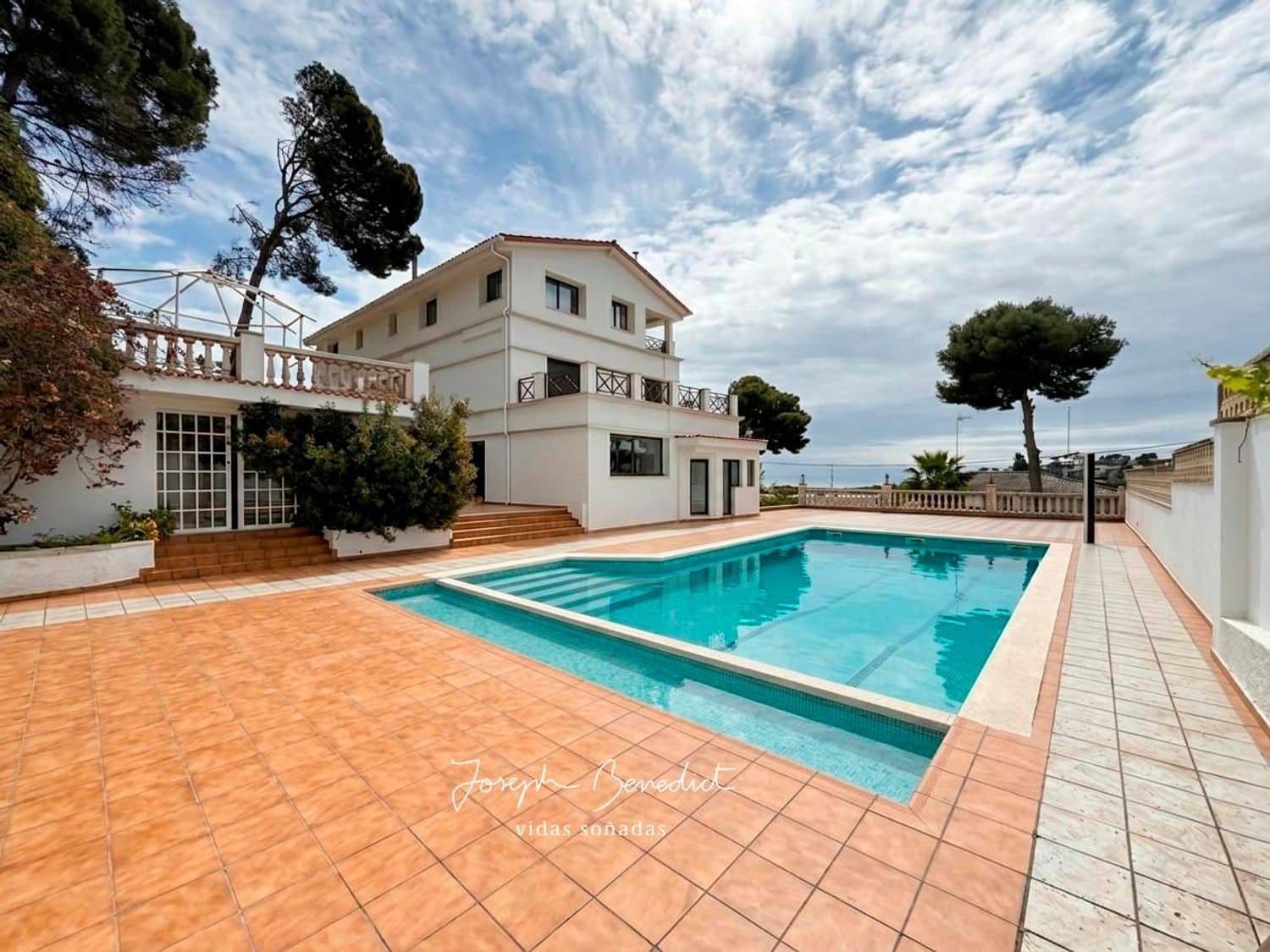 9 sypialnia Willa na sprzedaż w Castelldefels z basenem garażem - 2 075 000 € (Ref: 9780002)