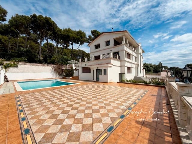 9 sypialnia Willa na sprzedaż w Castelldefels z basenem garażem - 2 075 000 € (Ref: 9780002)