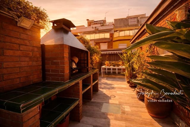 4 sypialnia Dom na sprzedaż w L'Hospitalet de Llobregat z garażem - 615 000 € (Ref: 9788084)