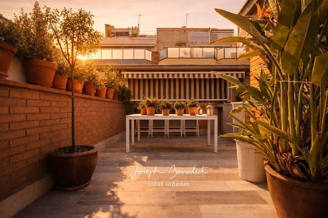 4 sypialnia Dom na sprzedaż w L'Hospitalet de Llobregat z garażem - 615 000 € (Ref: 9788084)