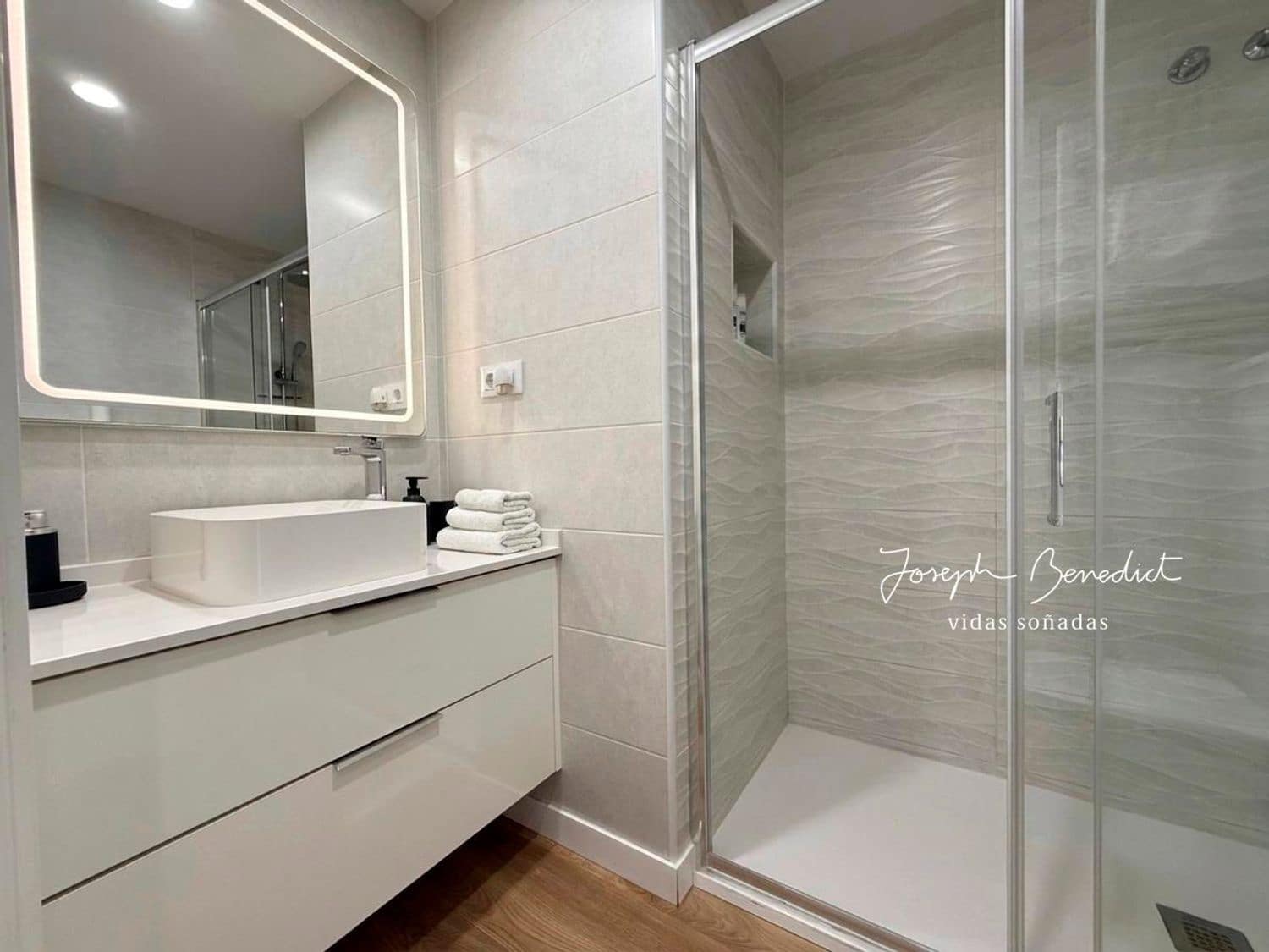 4 sypialnia Dom na sprzedaż w L'Hospitalet de Llobregat z garażem - 615 000 € (Ref: 9788084)